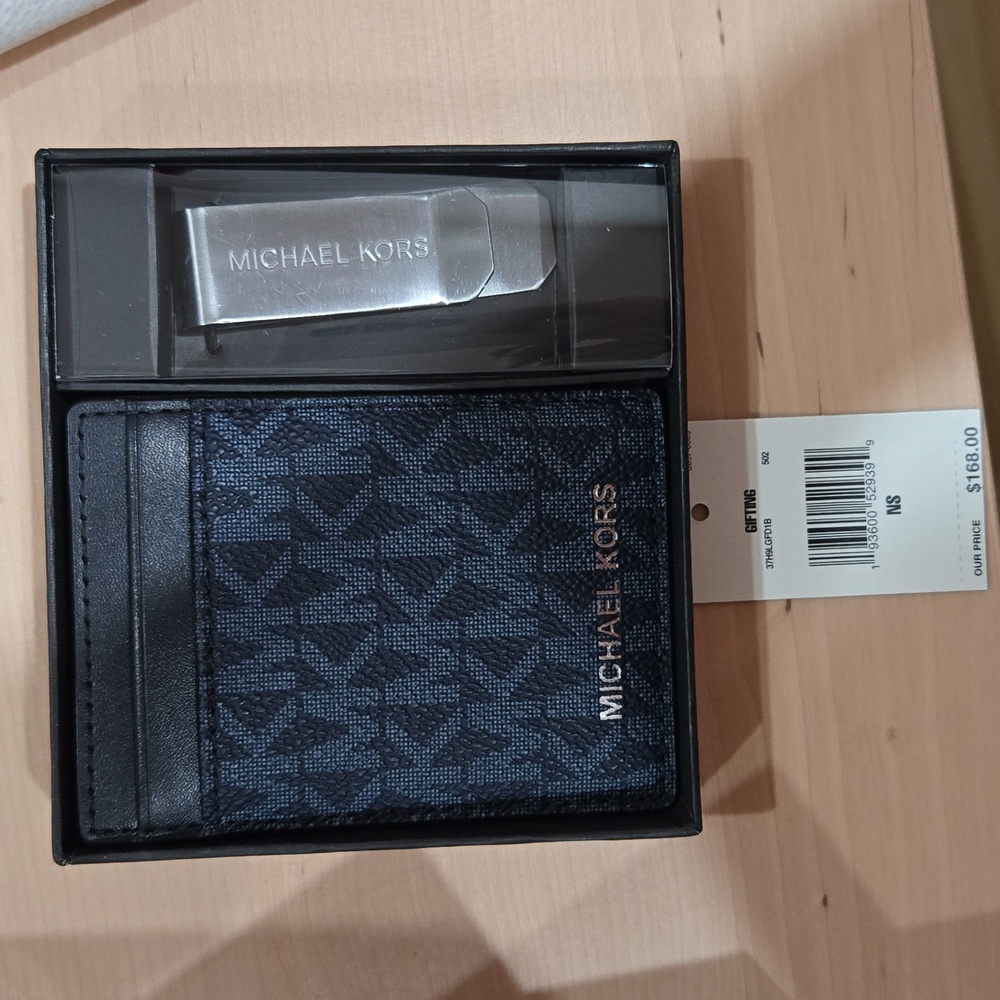 BNWT. Michael Kors Blue And Black Wallet With Money Clip Set